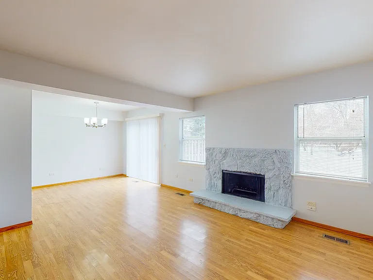 468 Minnesota Cir — Photo 8