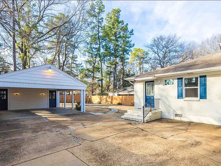 4853 Marion Ave — Photo 38