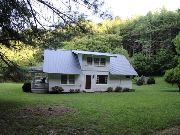 1190 Sutphintown Rd, Dugspur, VA 24325