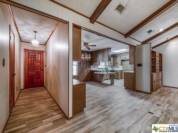 5th image of 1310 Tulip Ln