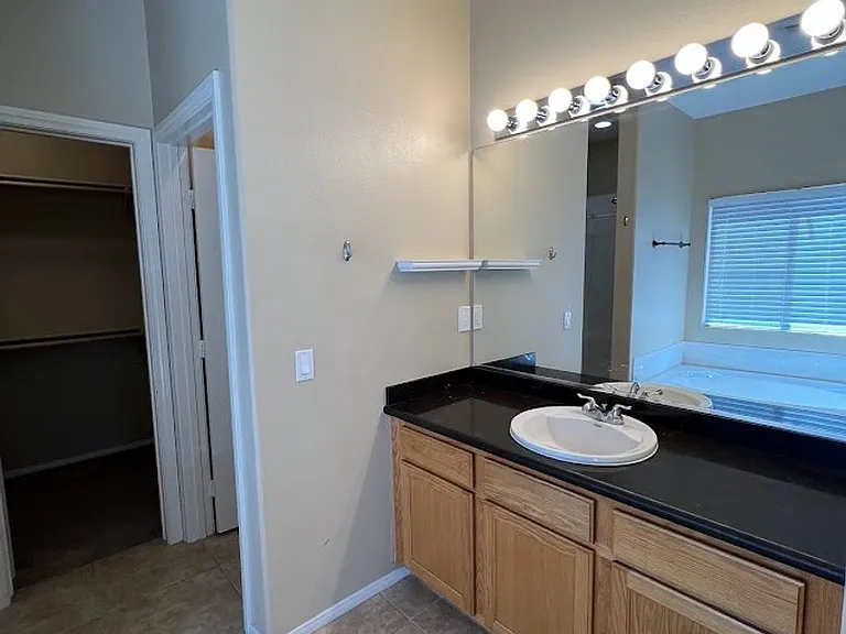 10628 Whitebrush Ave — Photo 9