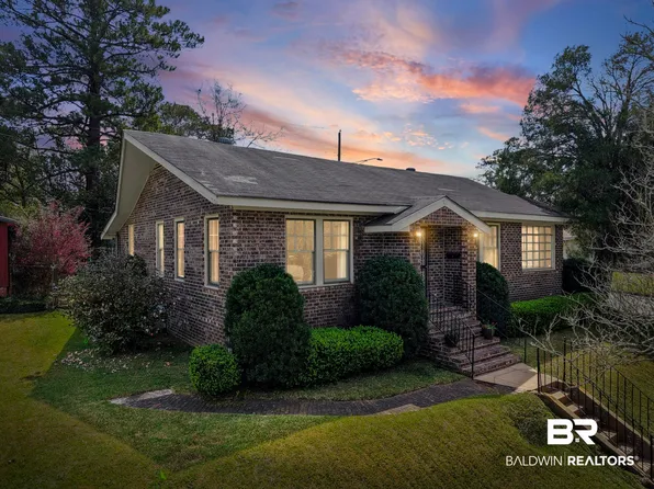 405 Southwest Blvd, Chickasaw, AL 36611