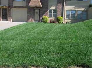 7910 Park Dr, Ralston, NE 68127