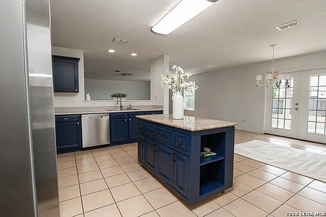 655 Northlake Dr — Photo 11