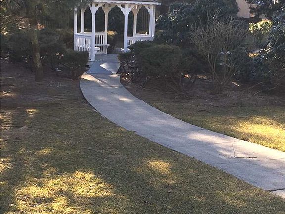 4th image of 78 Theodore Dr
