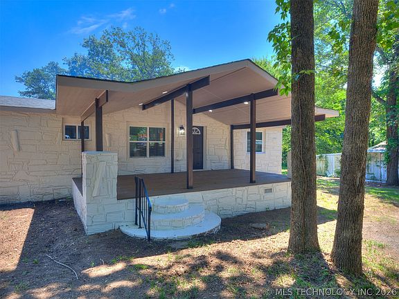 3rd image of 421065 E 1174th Rd