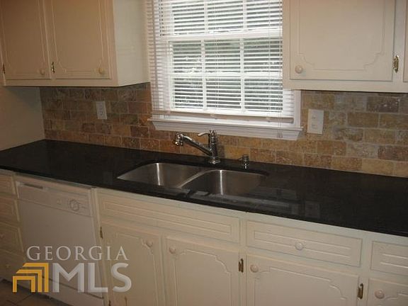 5th image of 4088 Tara Ct