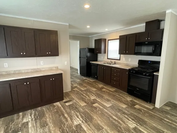 5184 Pavilion Dr #11, Kalamazoo, MI 49048