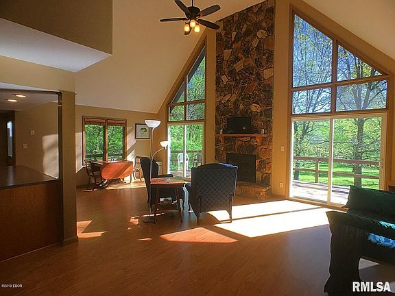 5th image of 470 Fox Hollow Ln