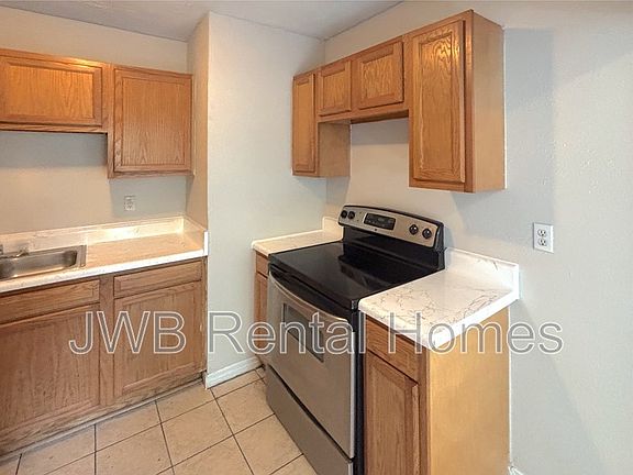 2nd image of 2248 Inwood Cir S