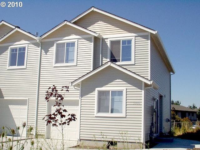 1st image of 5901 NE 33rd Cir