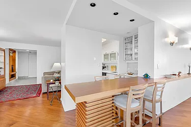 Rented by R New York