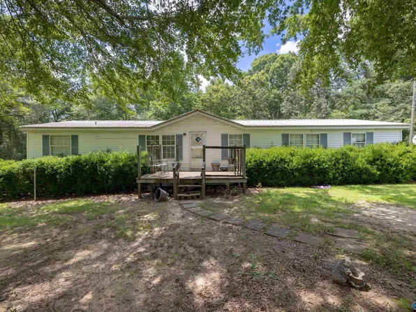 73 Marquiss Rd, Hodges, AL 35571