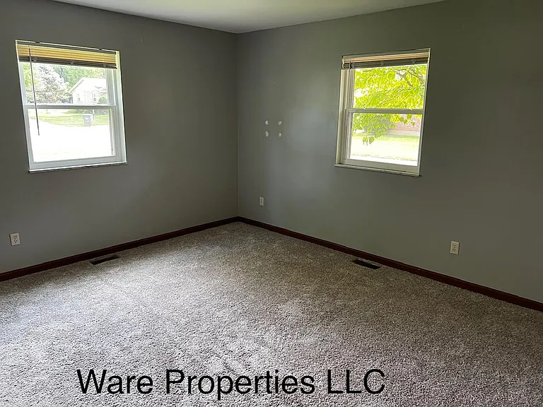 5241 Clifton Pl — Photo 4
