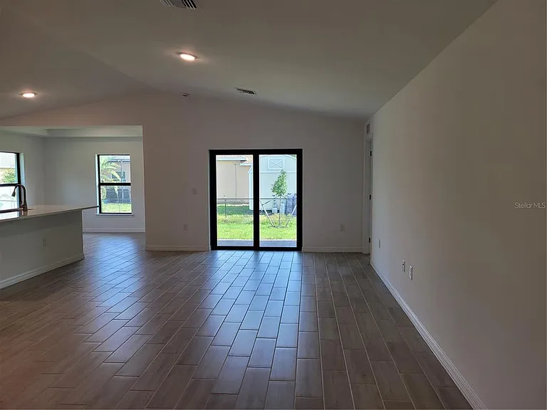 11383 Baggot Ave — Photo 2