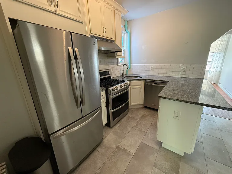 381 Liberty Ave #2 — Photo 4