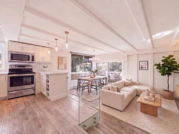 341 Mahon Ave #201, North Vancouver, BC V7M 3E1