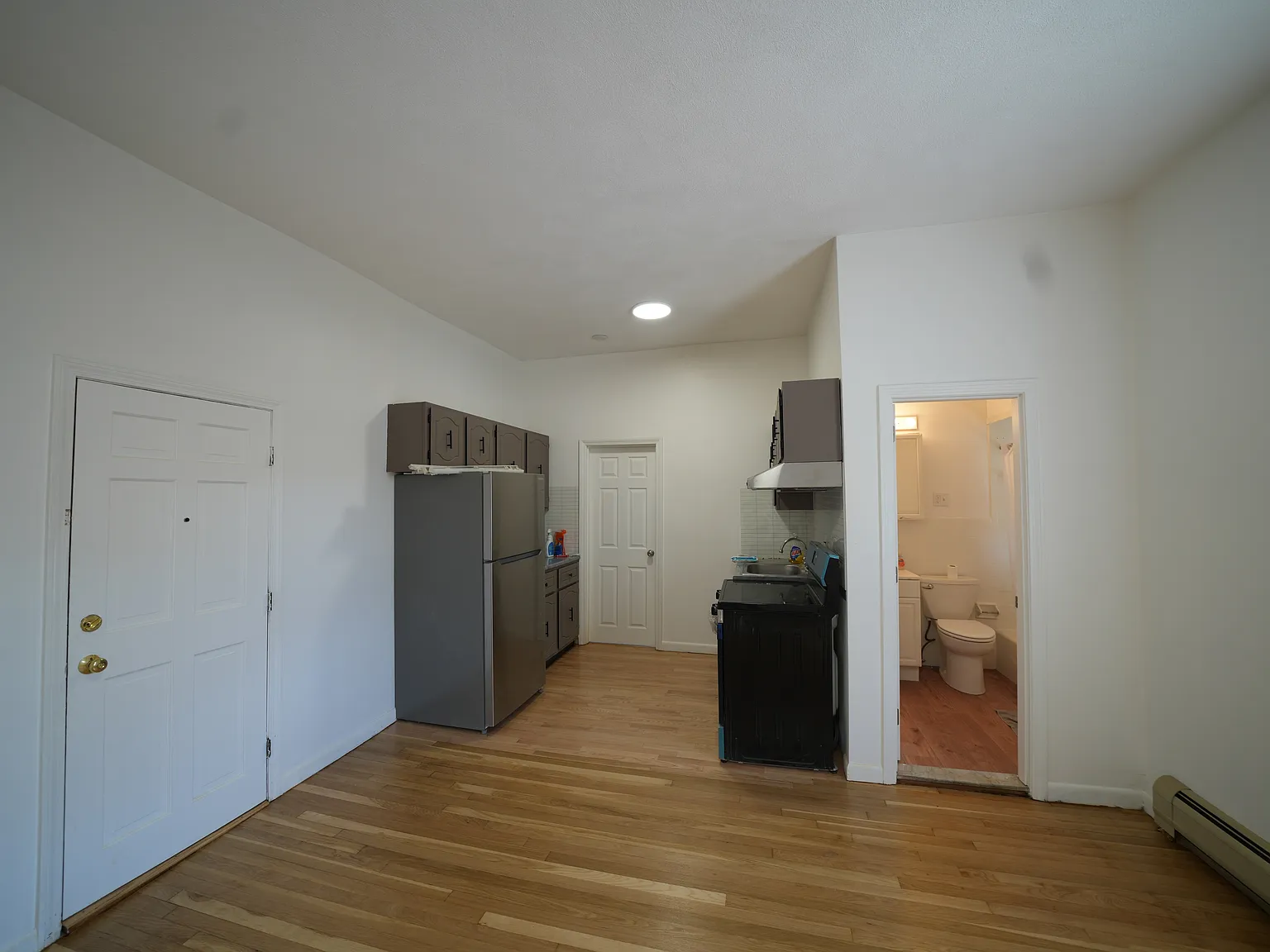 2 bed, $2,850 — Photo 2