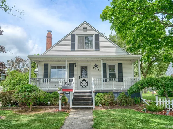 213 Morrell St, Yale, MI 48097