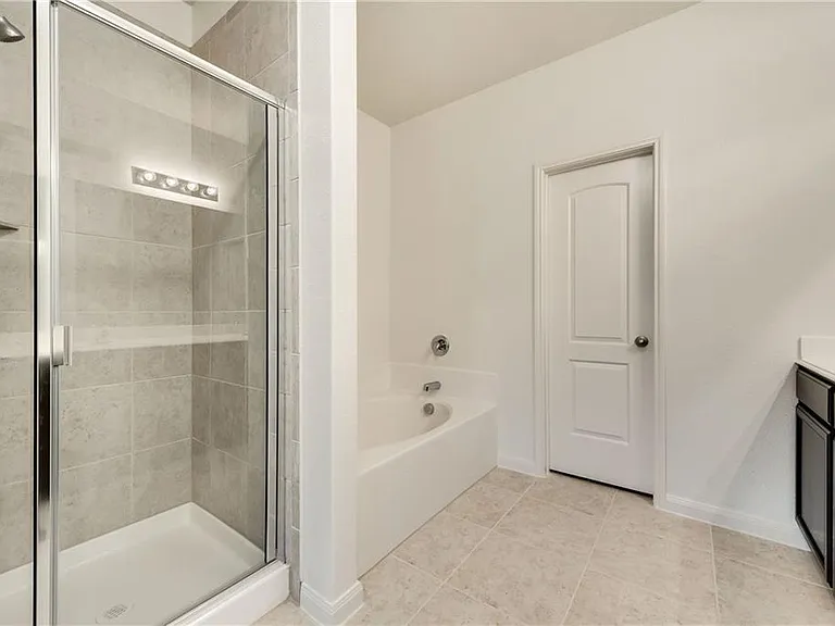 156 Aaron St — Photo 15