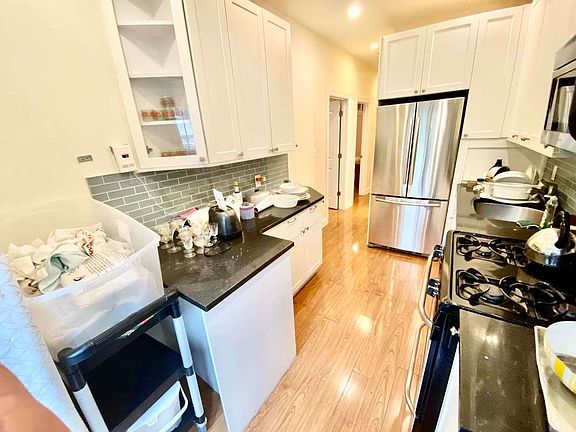 4th image of 404 Marion St #1F