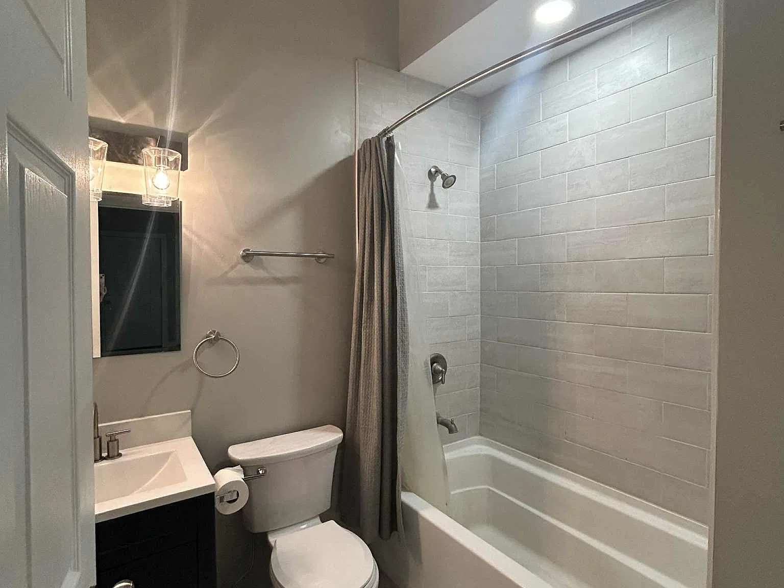 4 bed, 1500 sqft, $2,200 — Photo 3