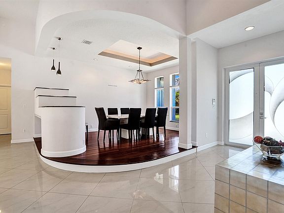 4th image of 300 NW 21st Court