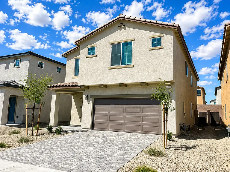 4596 Bayley Skye Ave — Photo 2