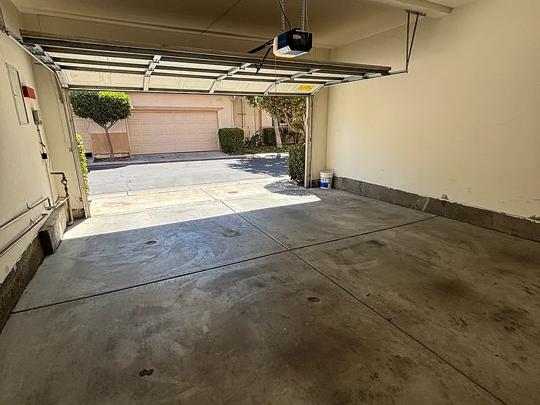 4417 Lakeview Ct — Photo 5