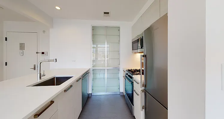 Rented by Bond New York | media 2