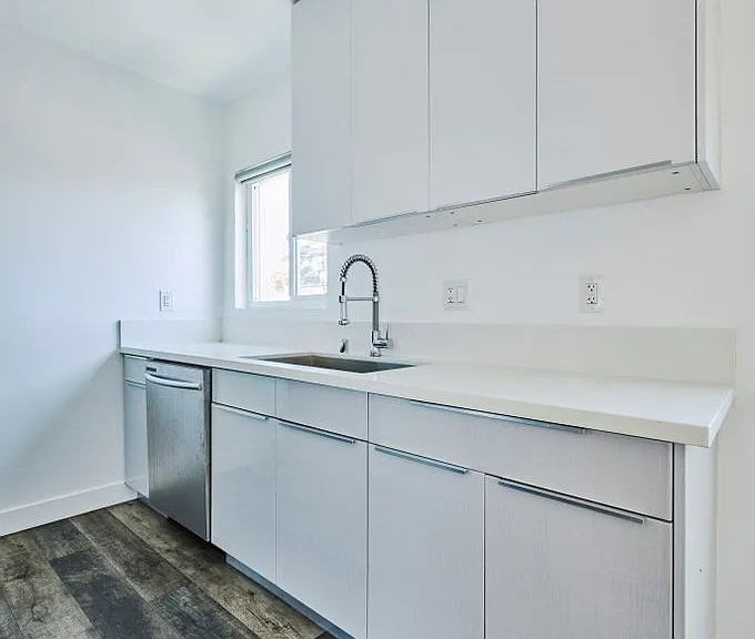 1333 W 36th Pl — Photo 16