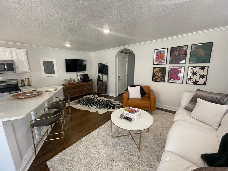 Plaza Terrace Apartments — Photo 41