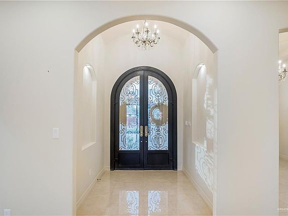 5th image of 2812 Cuarzo St