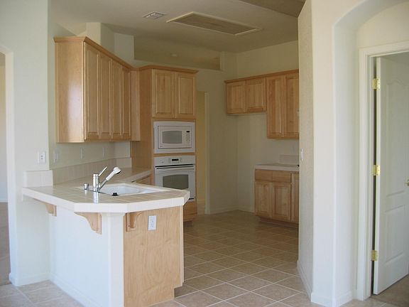 3rd image of 6509 Kingbird Ct