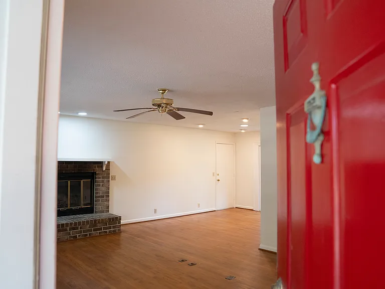 2504 Hermitage Rd — Photo 6
