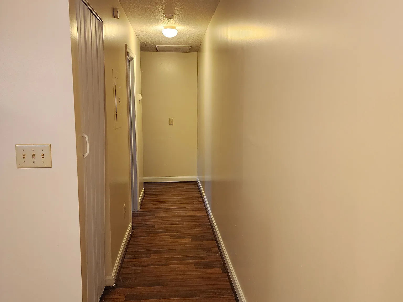 2 bed, 1000 sqft, $2,300 — Photo 3