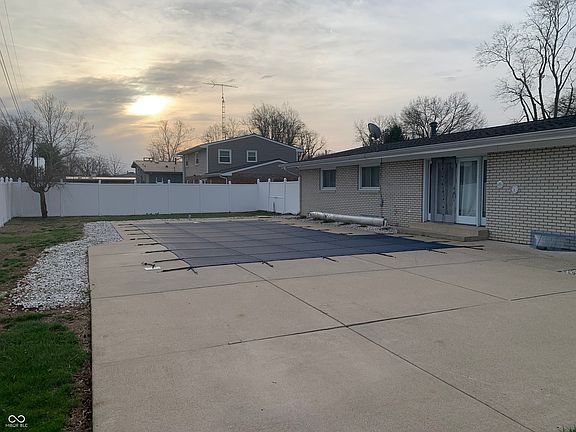 3rd image of 1422 Hunter Pl
