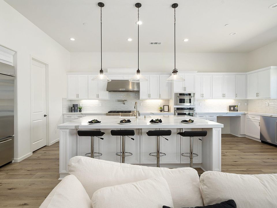 2nd image of 16125 Cresta Verde Dr