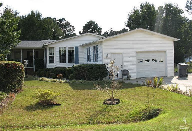 2nd image of 830 Nicholas Drive SW