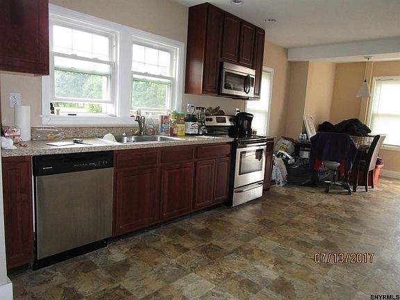 4th image of 242 Bloomingrove Dr