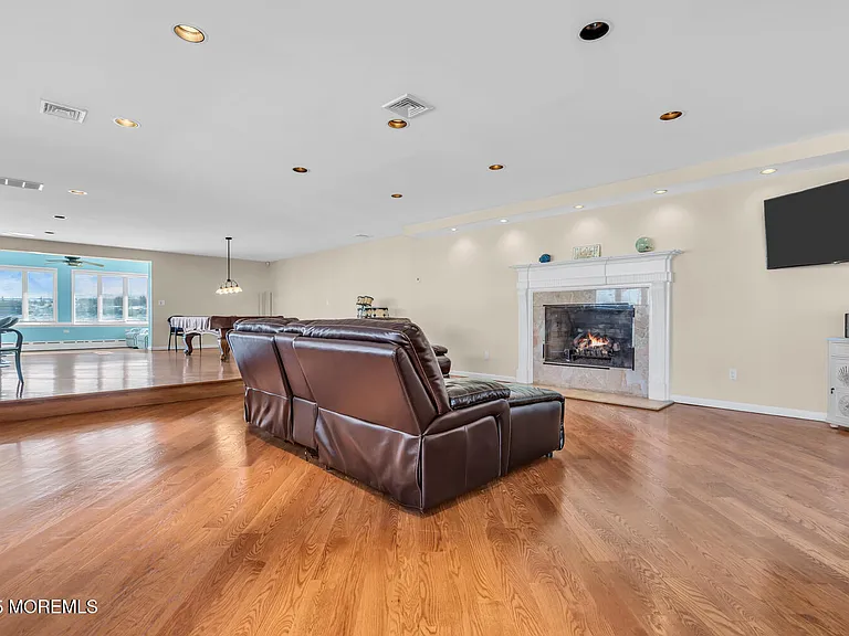 115 N Ocean Ave — Photo 8