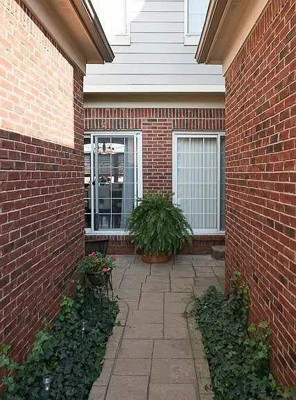 1622 Commodore Cir #36 — Photo 5