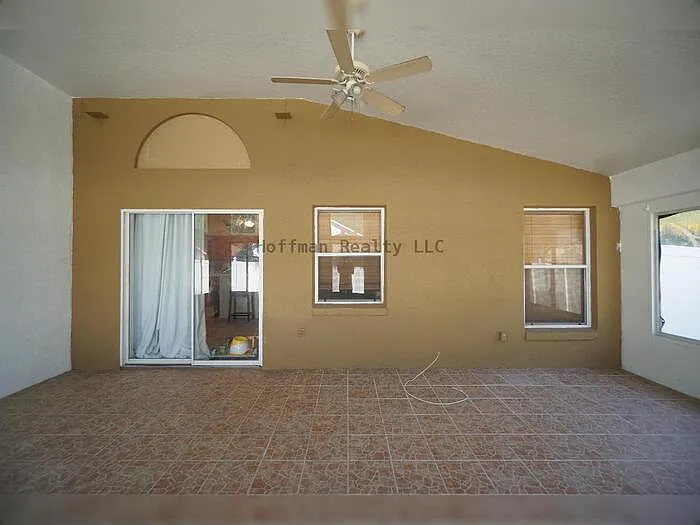 6921 Jamestown Manor Dr — Photo 16