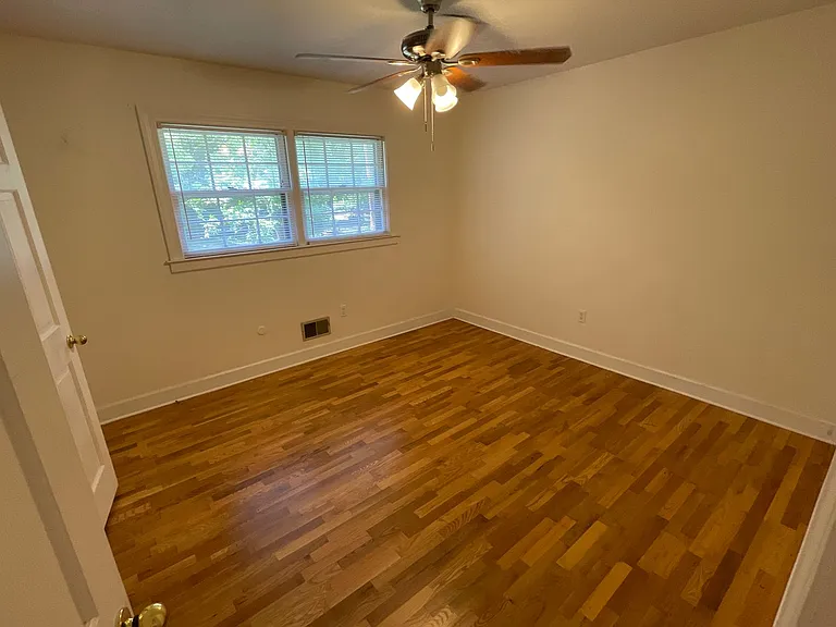 114 S Cardinal Dr — Photo 11