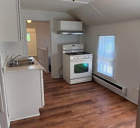4th image of 82 Jessamine Ave E #2