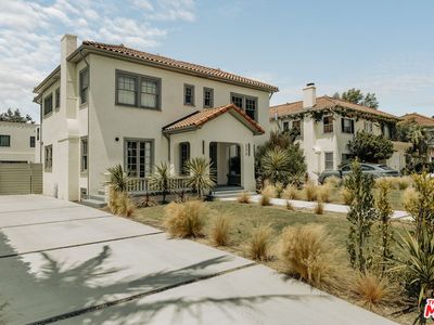 233 S Larchmont Blvd, Los Angeles, CA, 90004