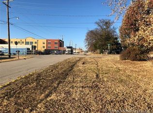 202 E 3rd St, Owasso, OK 74055