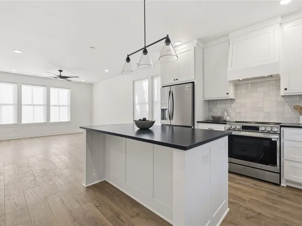 444 E Martin Luther King Jr Blvd, Fayetteville, AR 72701