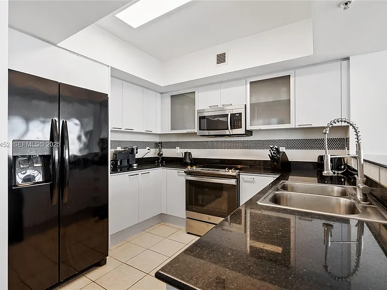 16699 Collins Ave #1507 — Photo 8