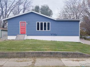 211 SW 4th St, Madison, SD 57042